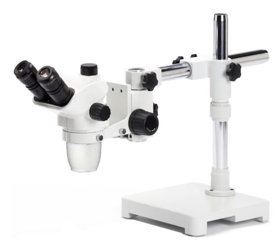 Stereomikroskop mit Auslegerstativ